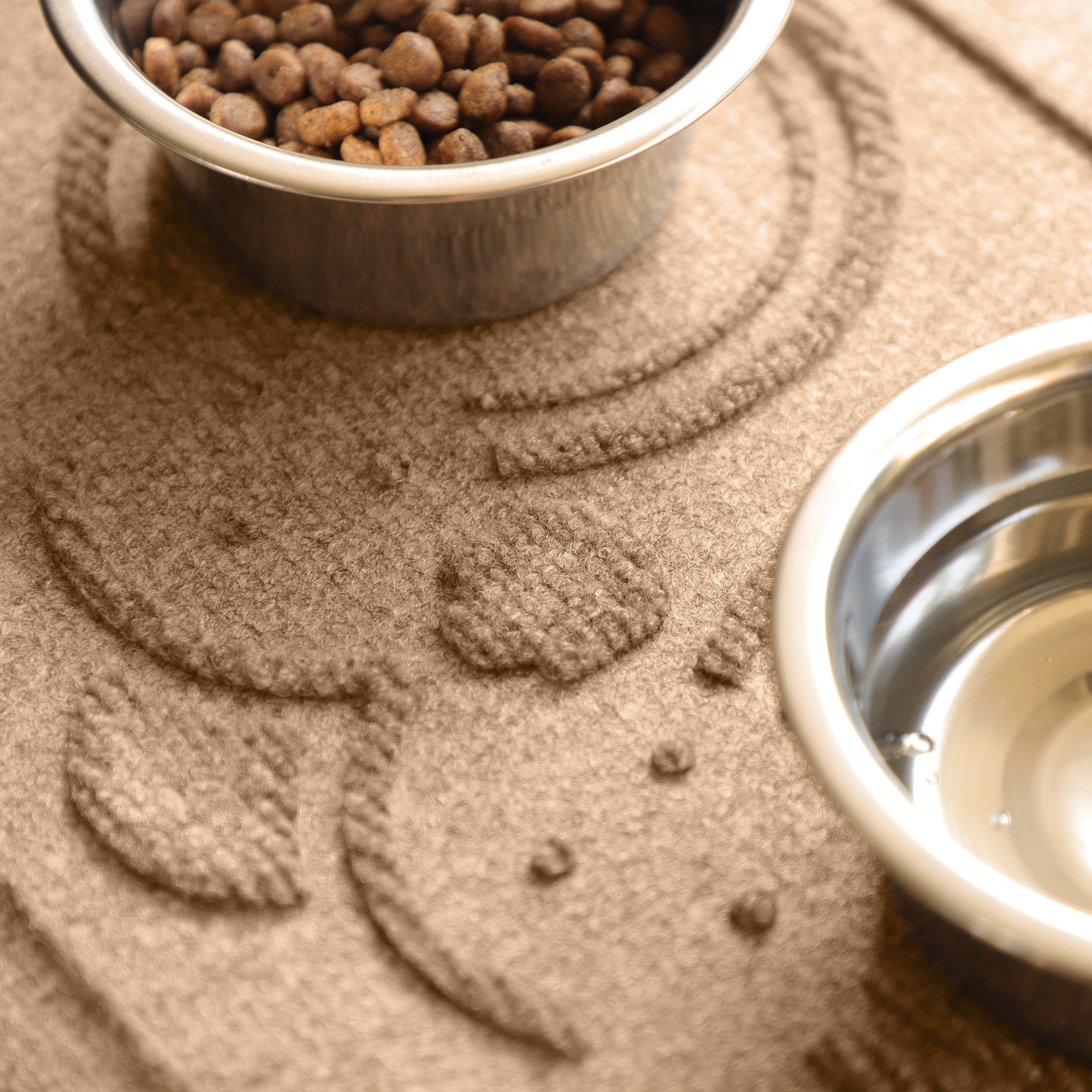WaterHog® Puppy Face Bowl Mat