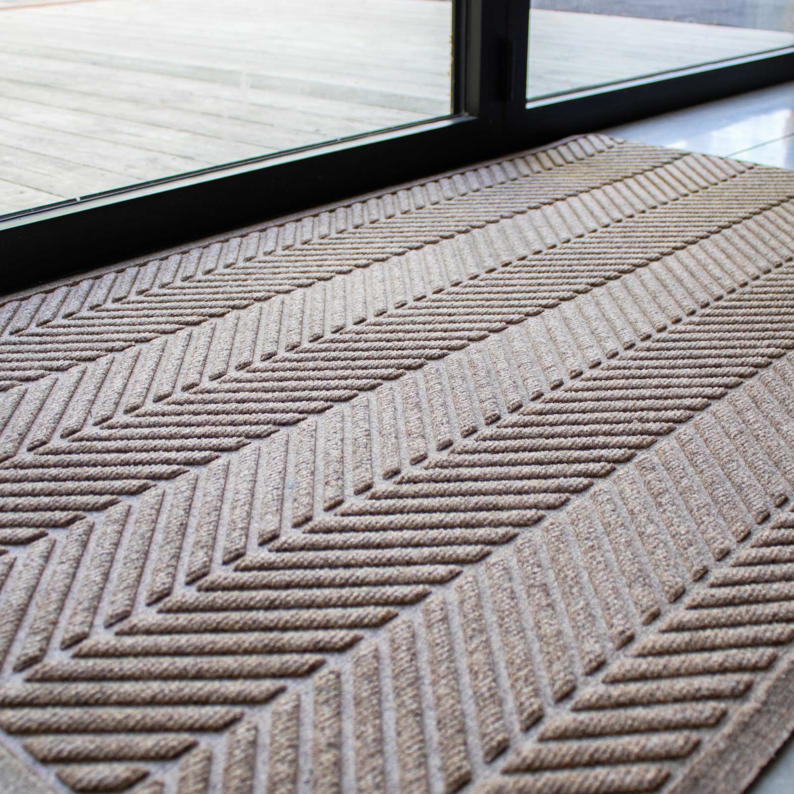 texture of a waterhog herringbone doormat